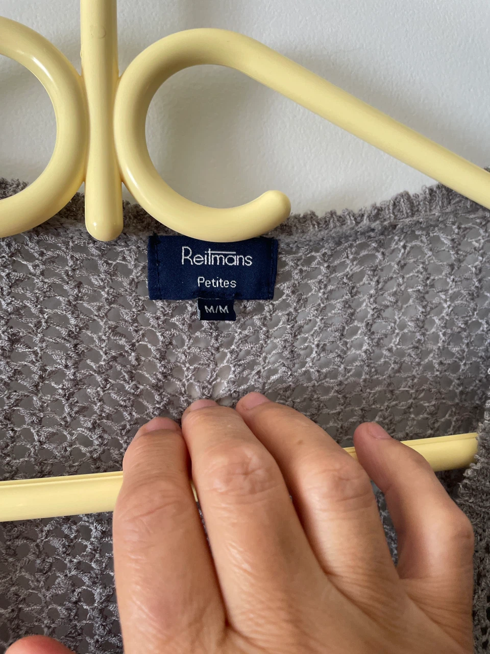 Reitmans Petites Grey Knit V-Neck Top - photo 2