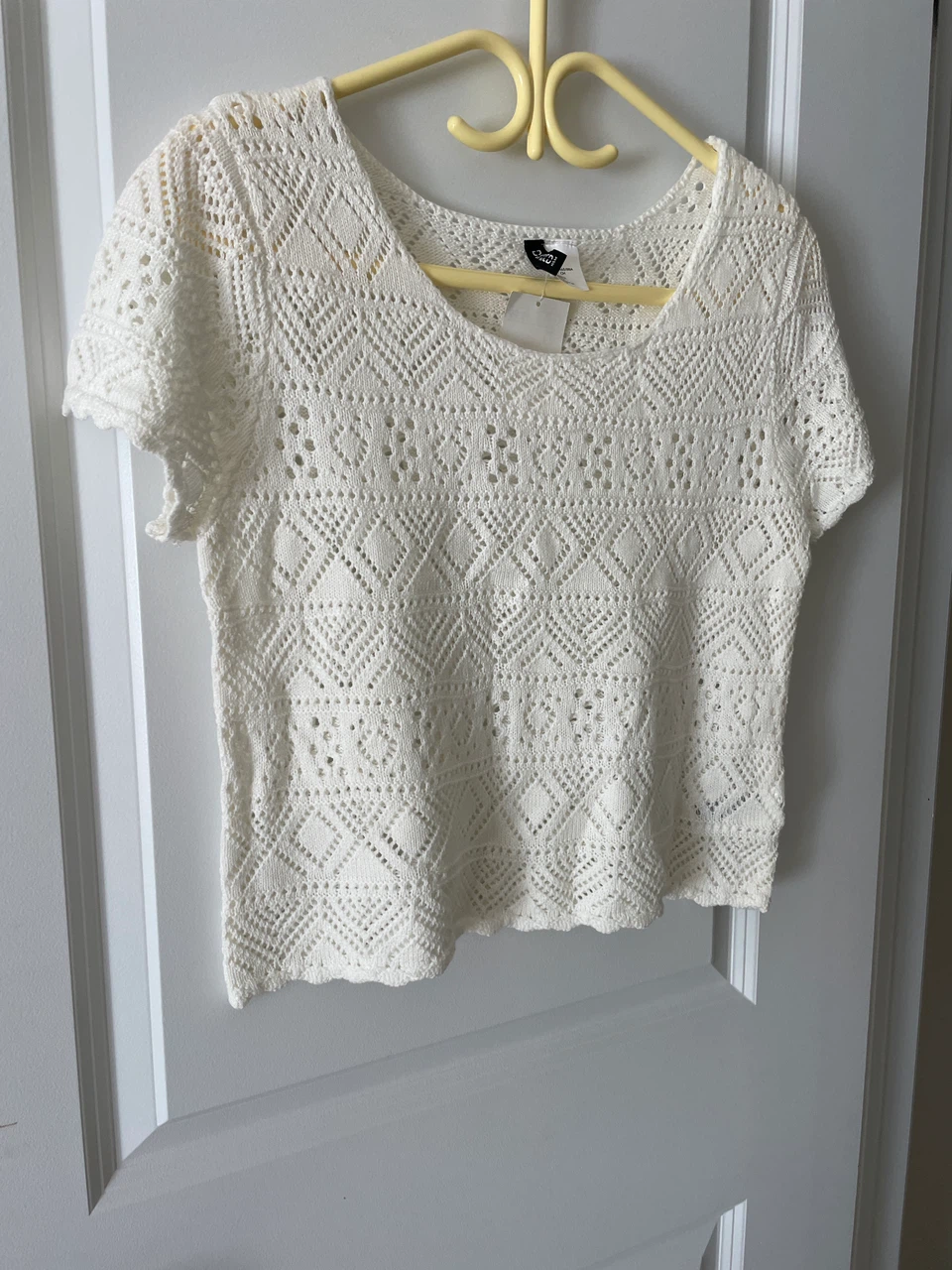 DIVIDED by H&M white crochet top