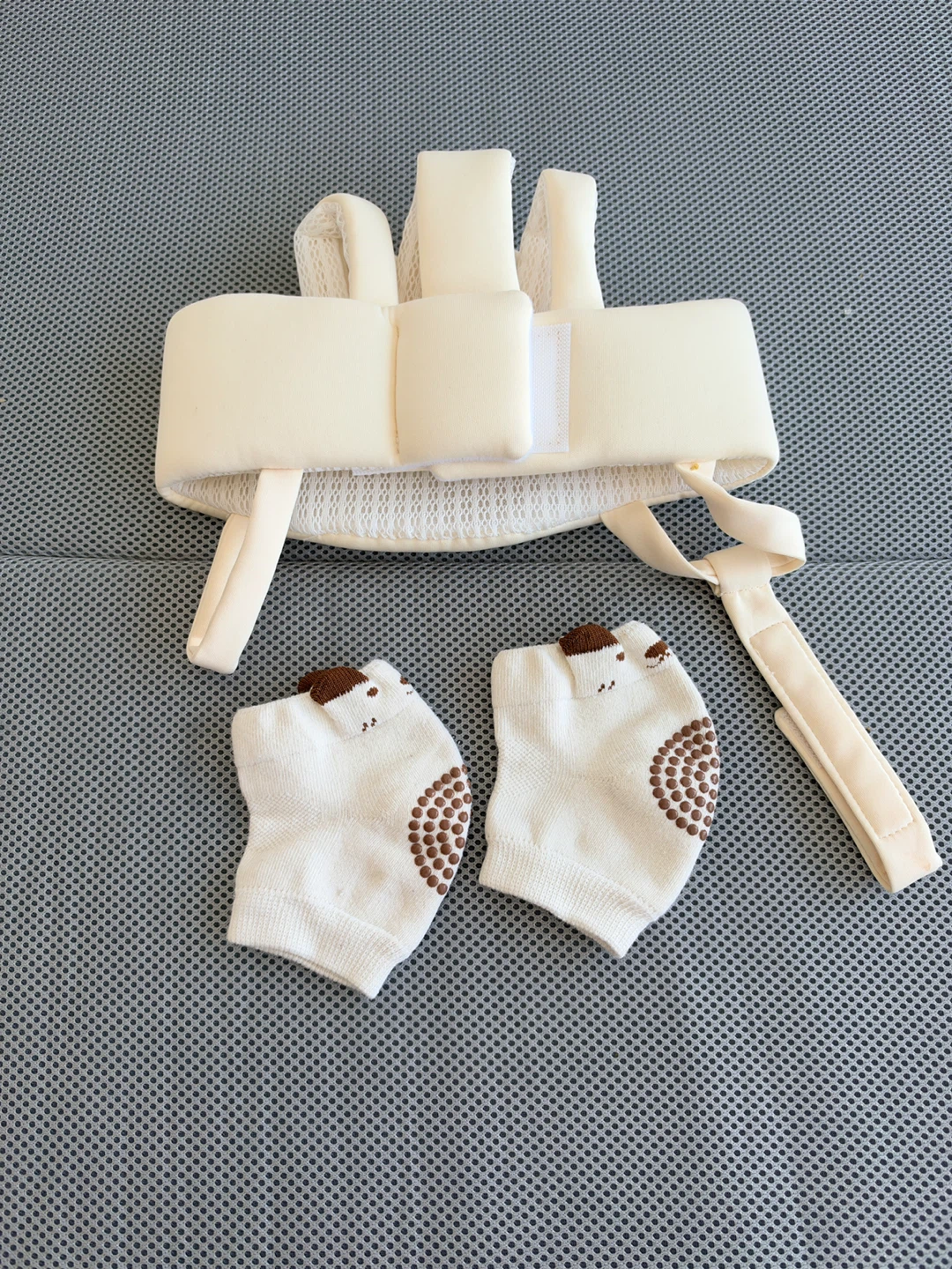 Baby Safety Helmet and Knee Pads - photo 2
