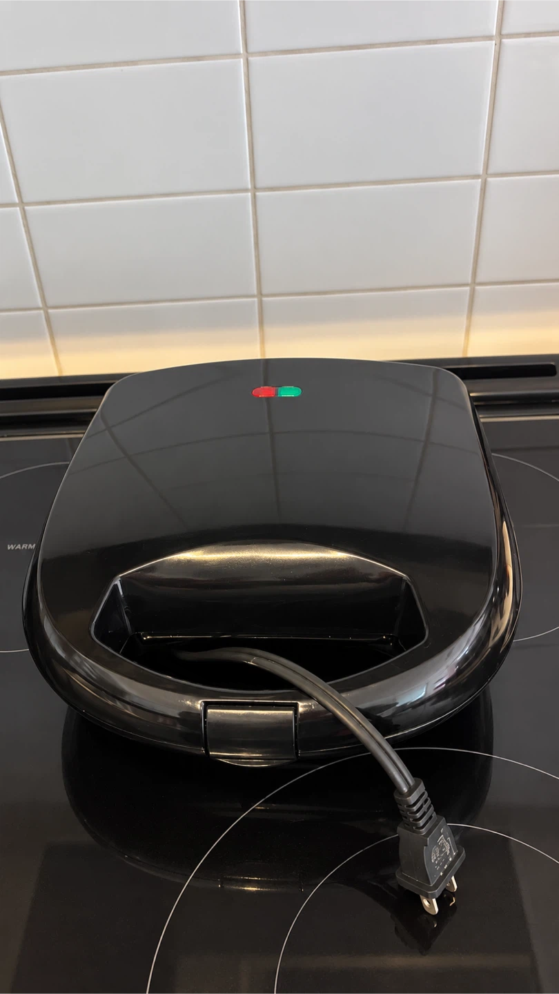 Black Sandwich Maker