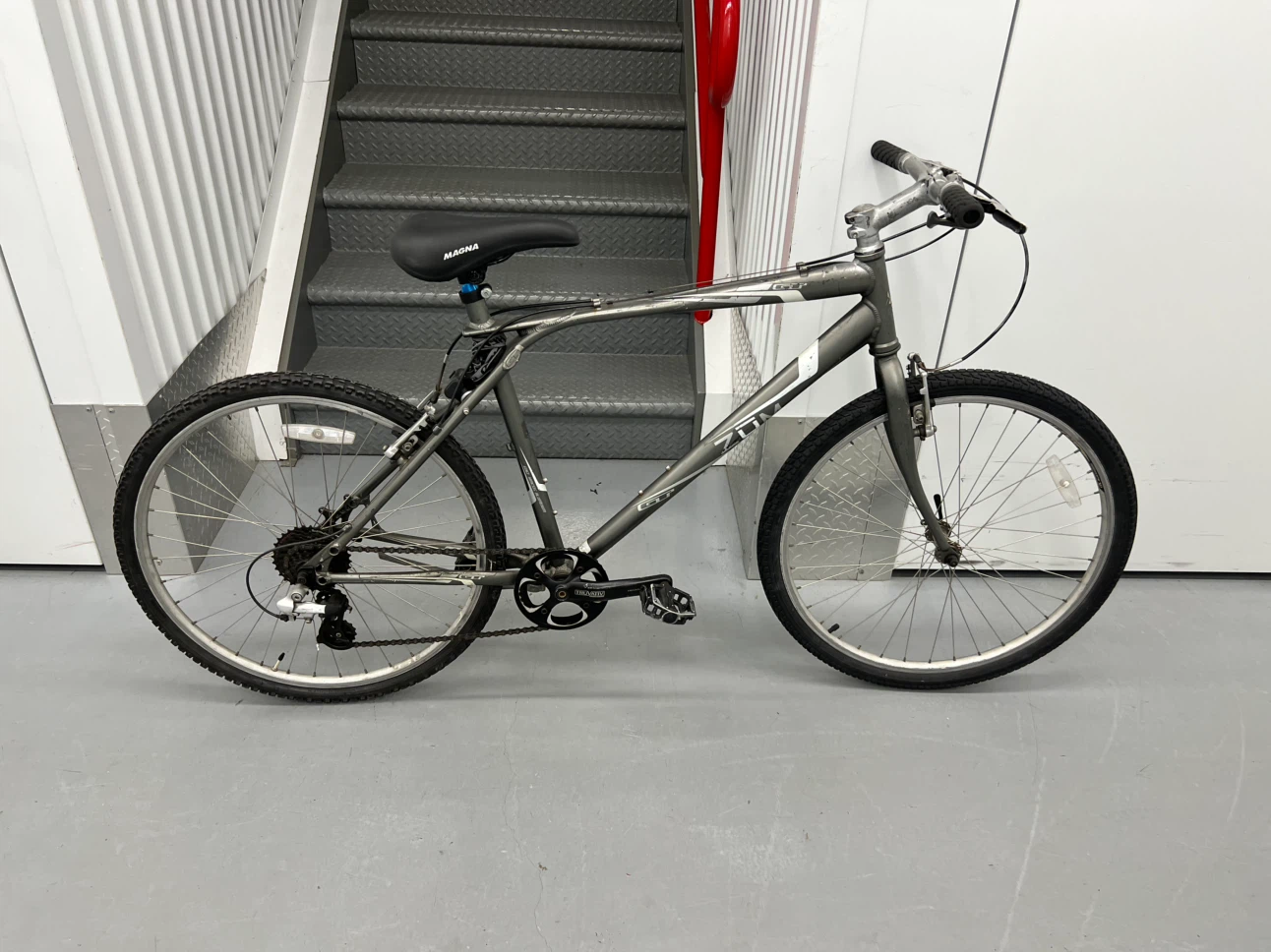 GT Zum Hybrid City Bike - Aluminum Frame