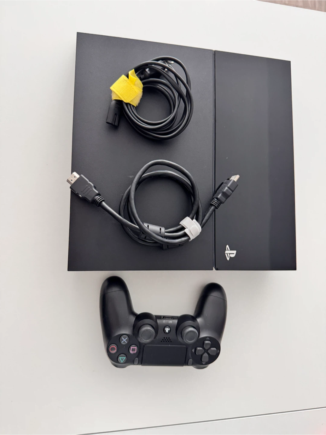 PS4 (1TB)