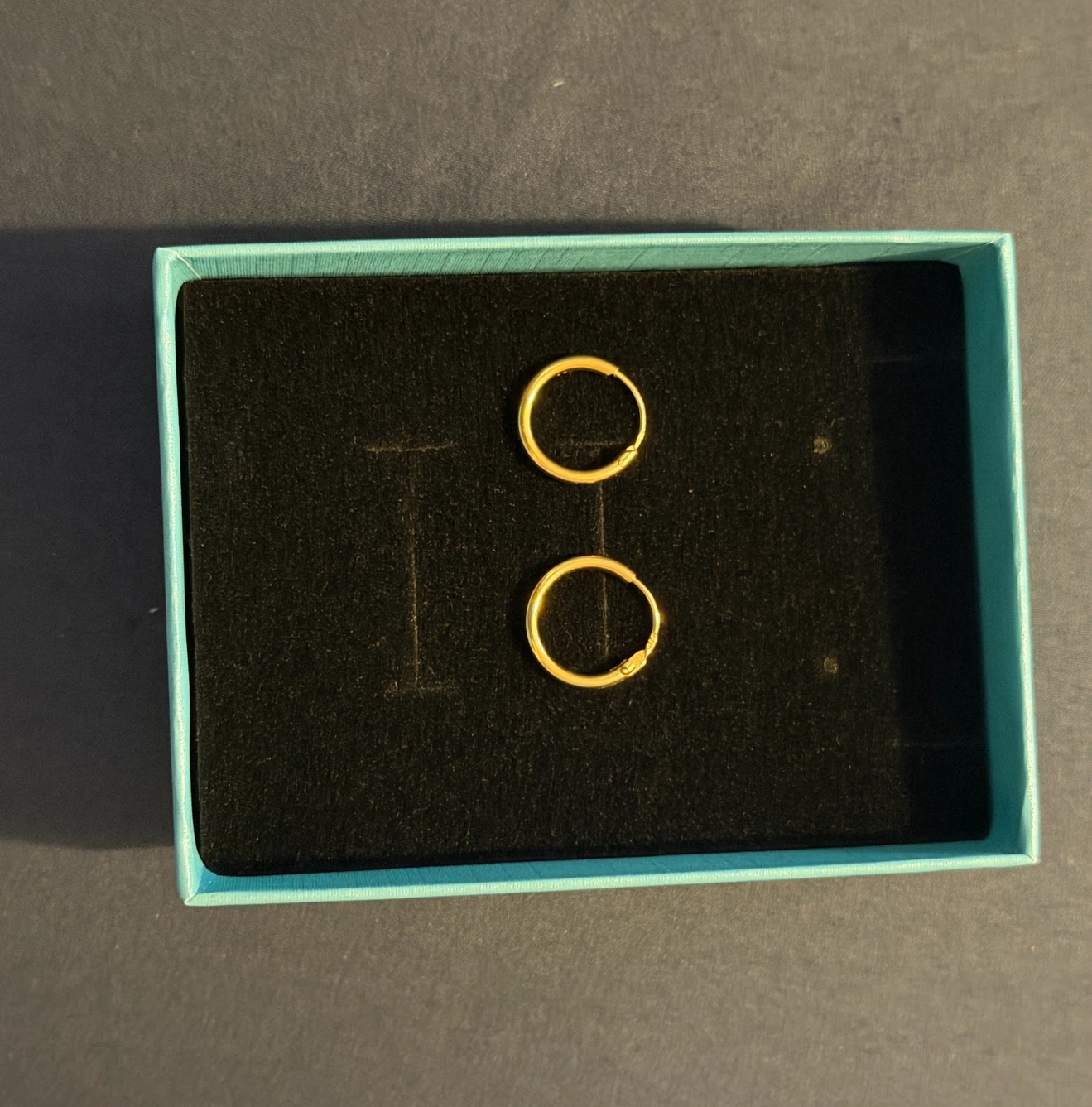 21K Solid Gold Hoop Earrings - 1.25g
