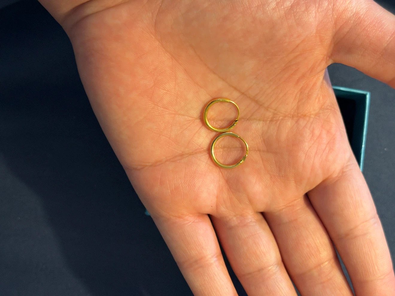 21K Solid Gold Hoop Earrings - 1.25g - photo 2