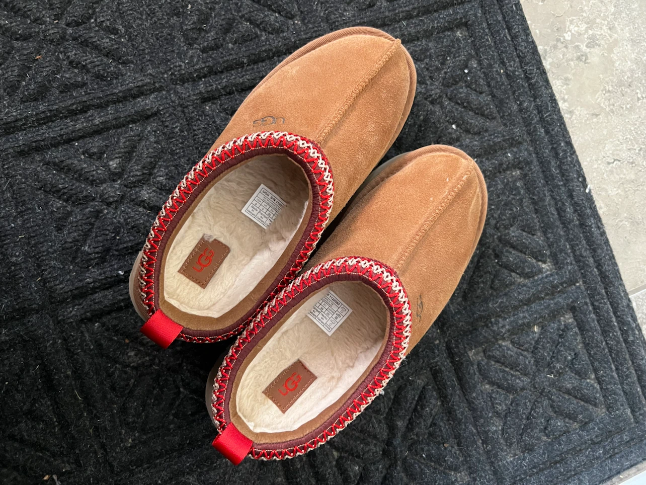 UGG Tasman Platform Slippers - Size 8