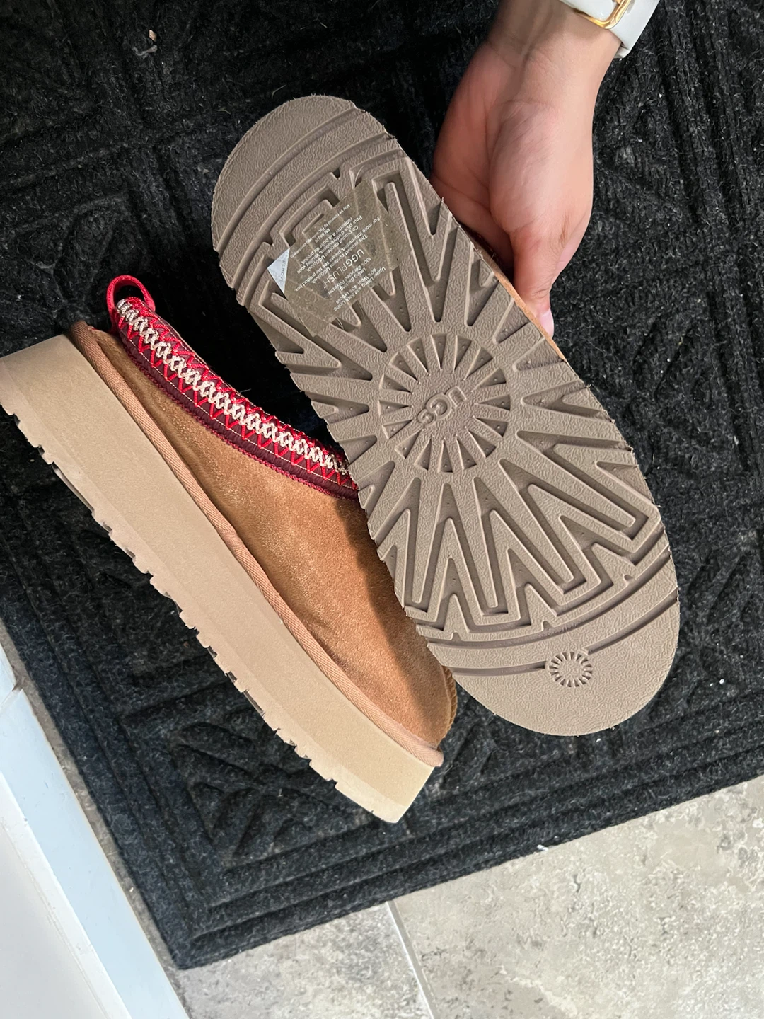 UGG Tasman Platform Slippers - Size 8 - photo 4
