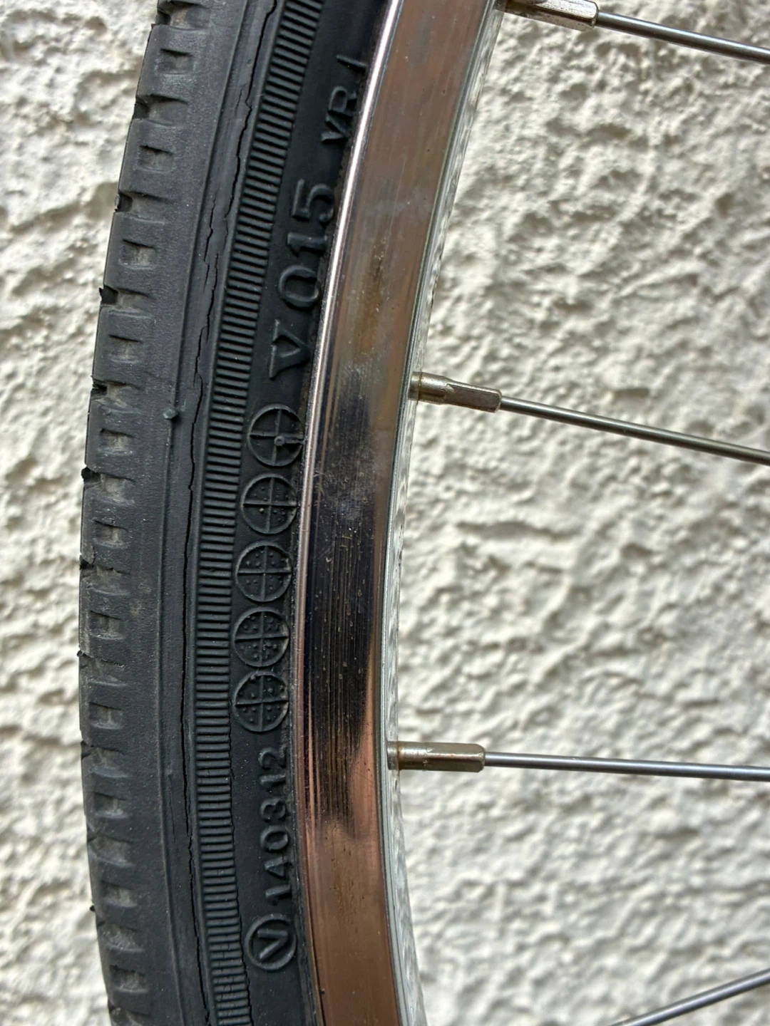$7 Vintage 26" Bicycle Rear Wheel - Made in Canada - photo 3