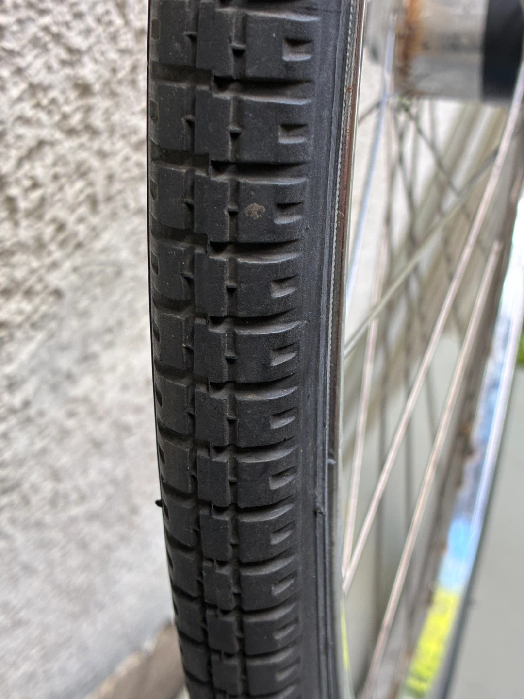 $7 Vintage 26" Bicycle Rear Wheel - Made in Canada - photo 5