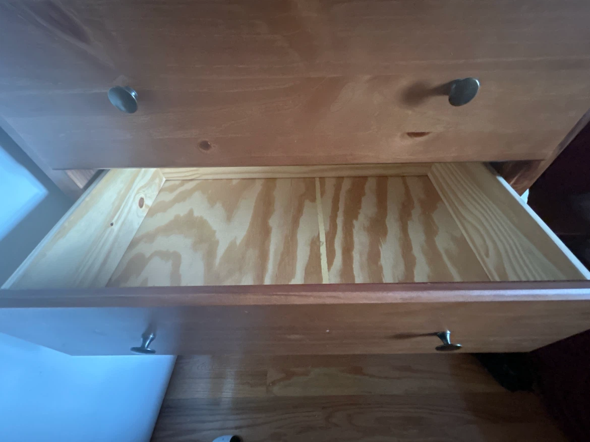 5 drawer solid wood dresser - photo 3
