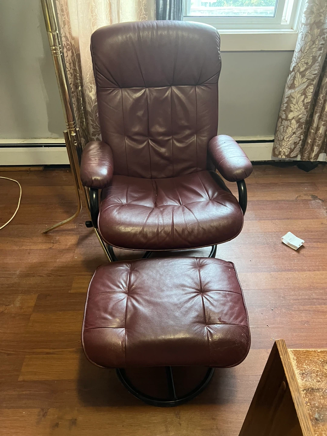 Burgundy Leather Recliner with Ottoman - photo 2