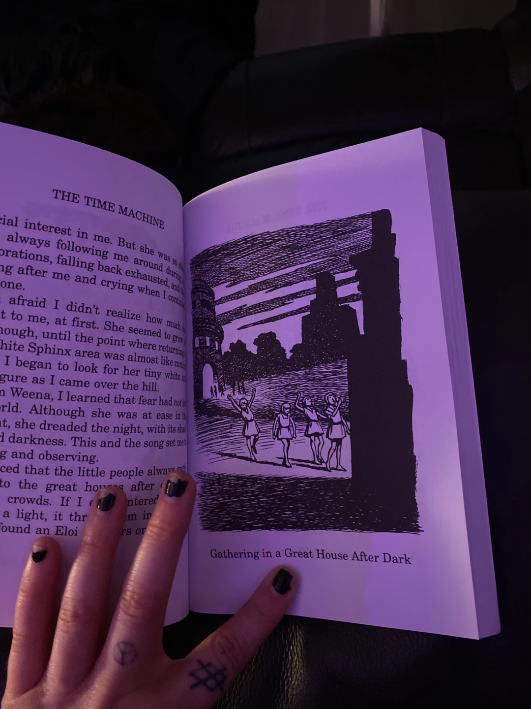 The Time Machine - Great Illustrated Classics - photo 3