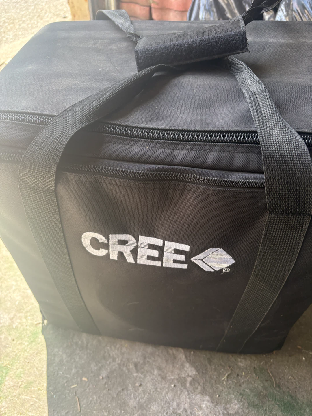 Cree VG Series Parking Garage Luminaire Demo Unit - photo 4