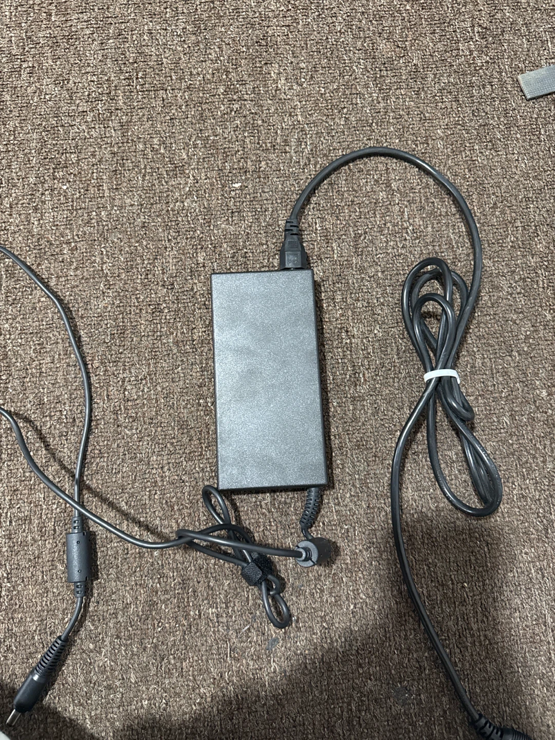 Chicony A15-180P1A Laptop Power Adapter - photo 2