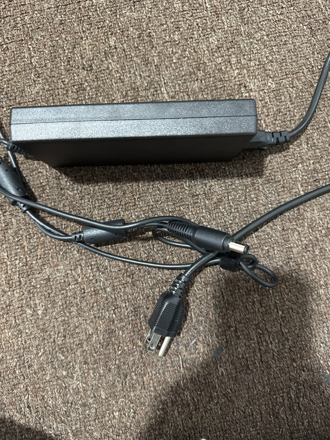 Chicony A15-180P1A Laptop Power Adapter - photo 3