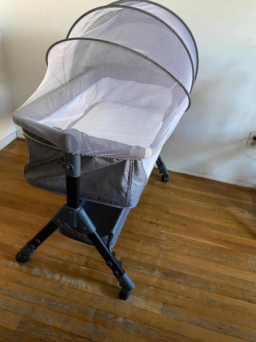Portable Baby Bedside Sleeper Bassinet