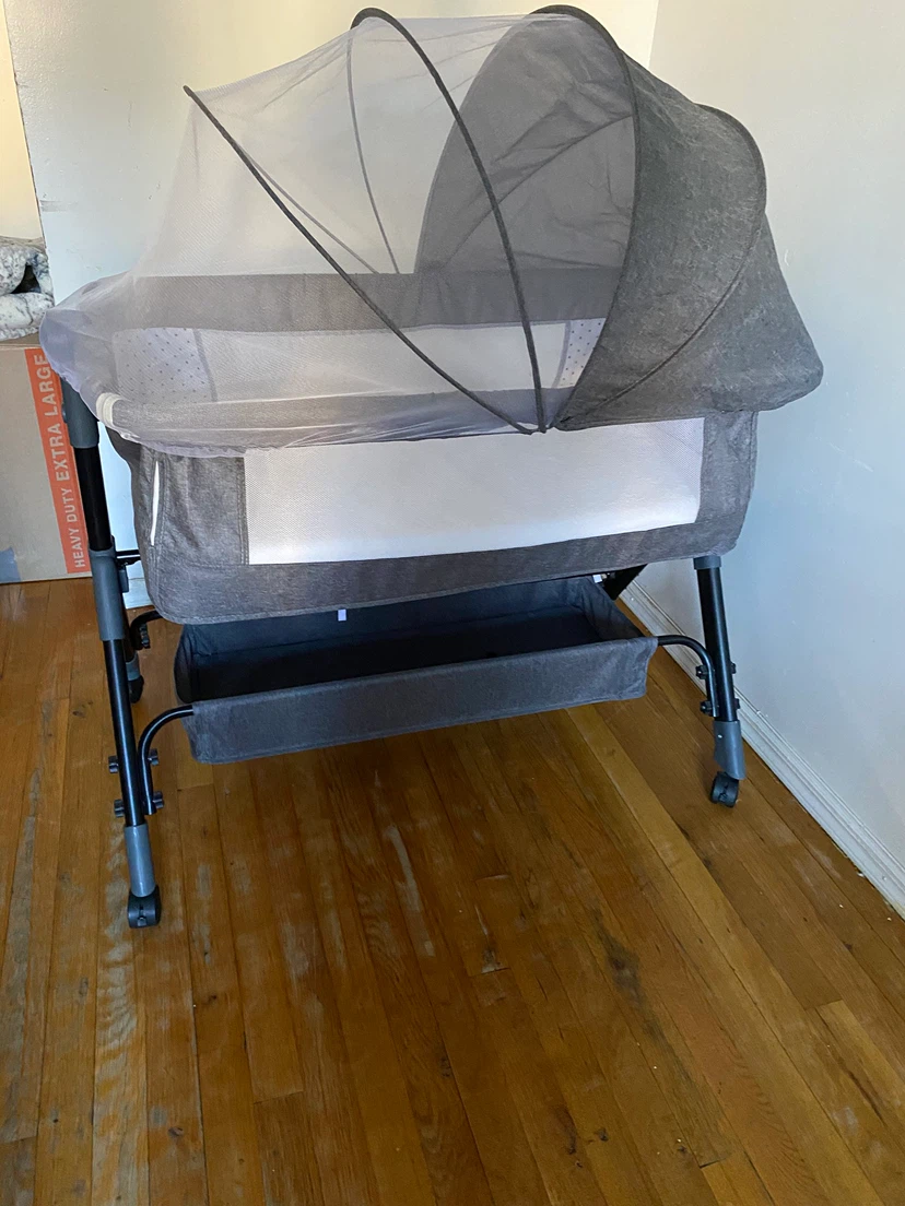 Portable Baby Bedside Sleeper Bassinet - photo 2