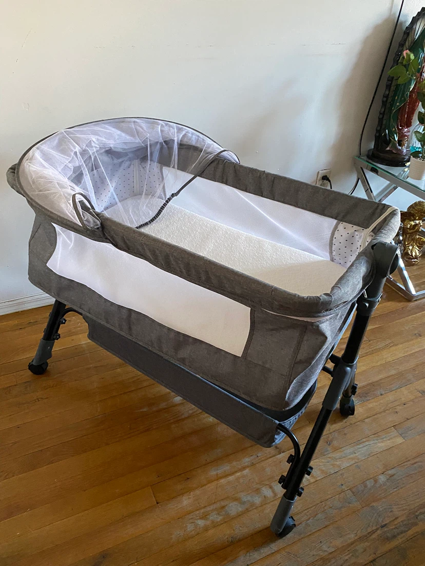 Portable Baby Bedside Sleeper Bassinet - photo 4