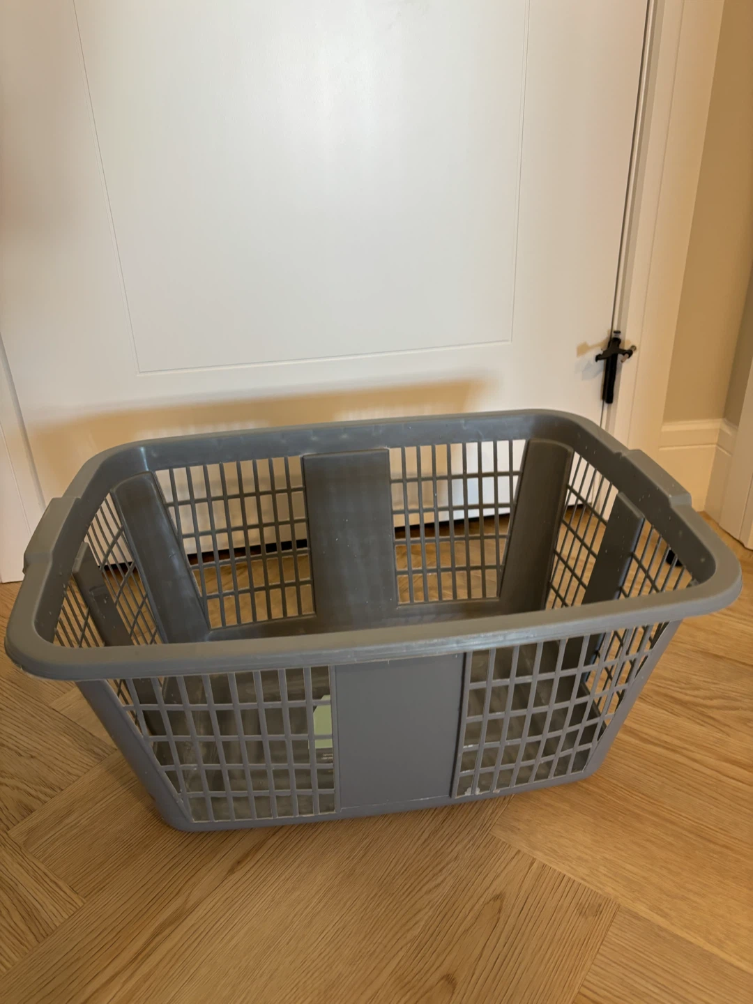 type A Grey Laundry Basket - photo 3