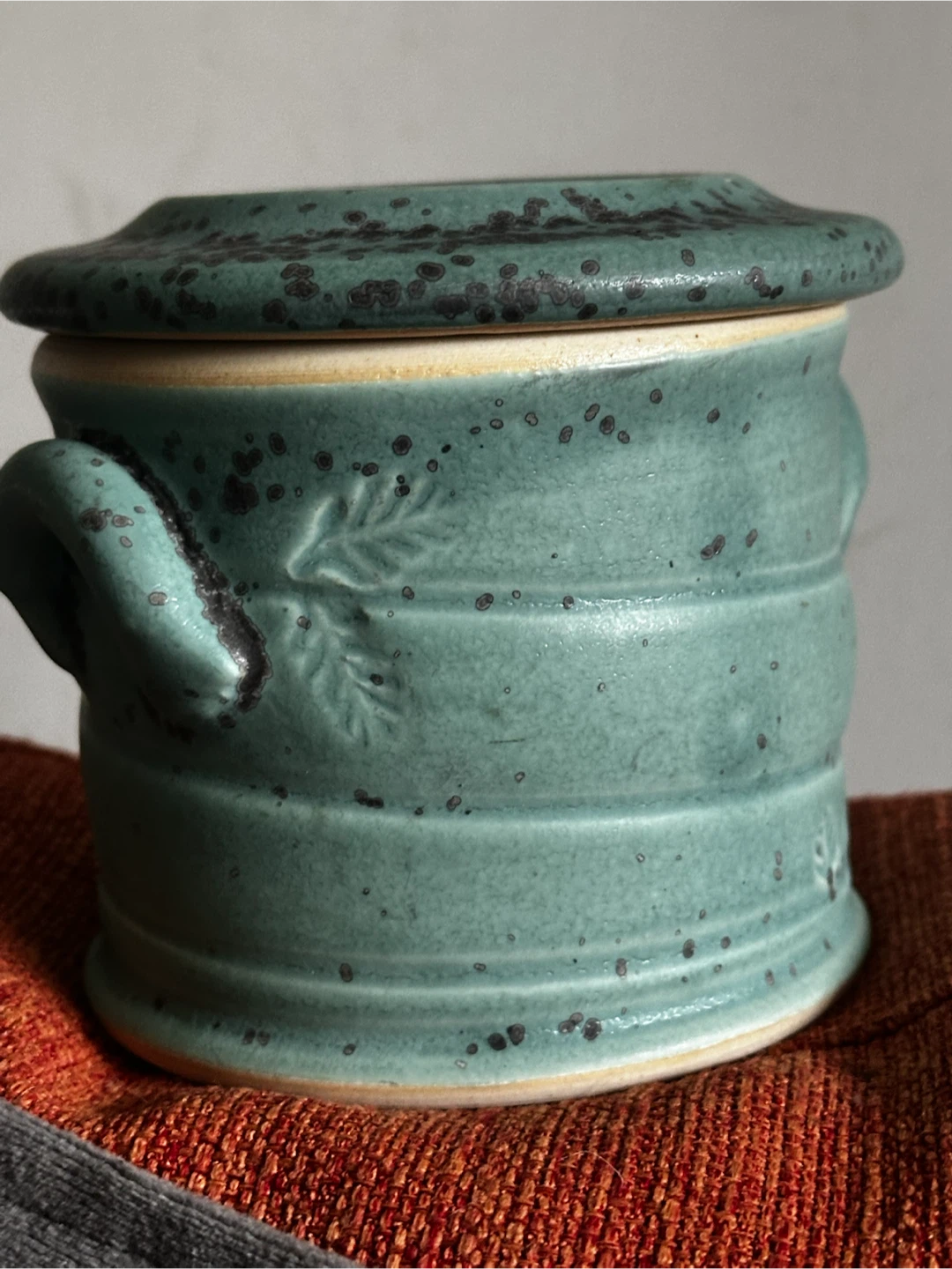 Vintage Wilson Studio Pottery Teal Leaf Butter Crock Keeper - photo 3