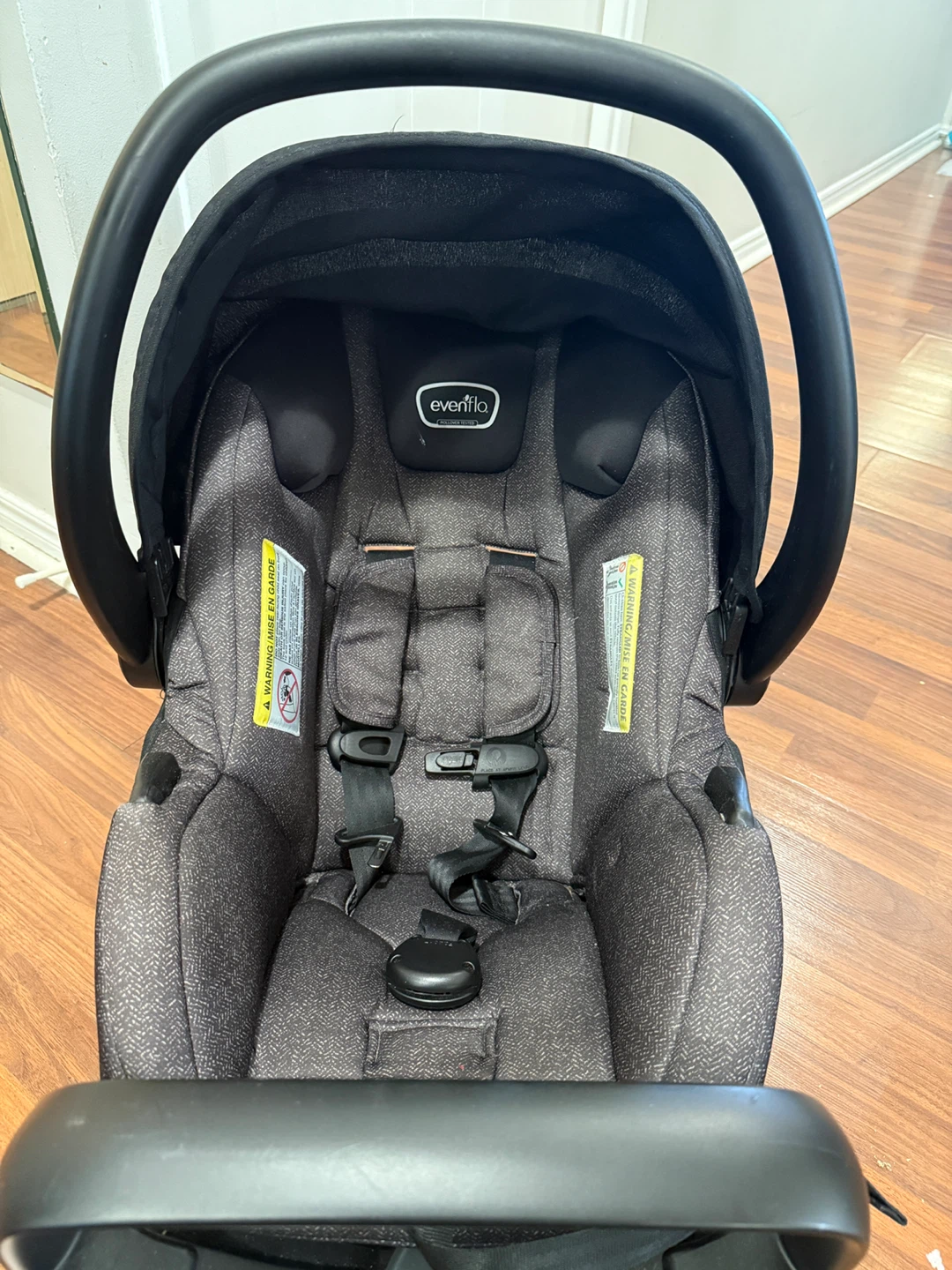 Evenflo newborn/infant car seat with base included