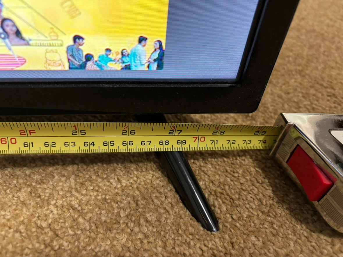 Insignia 32-inch Smart LED TV - photo 3