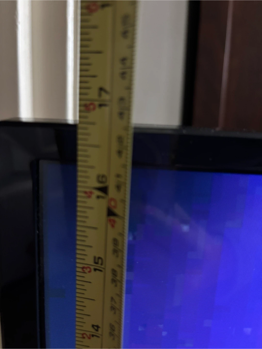 Insignia 32-inch Smart LED TV - photo 4