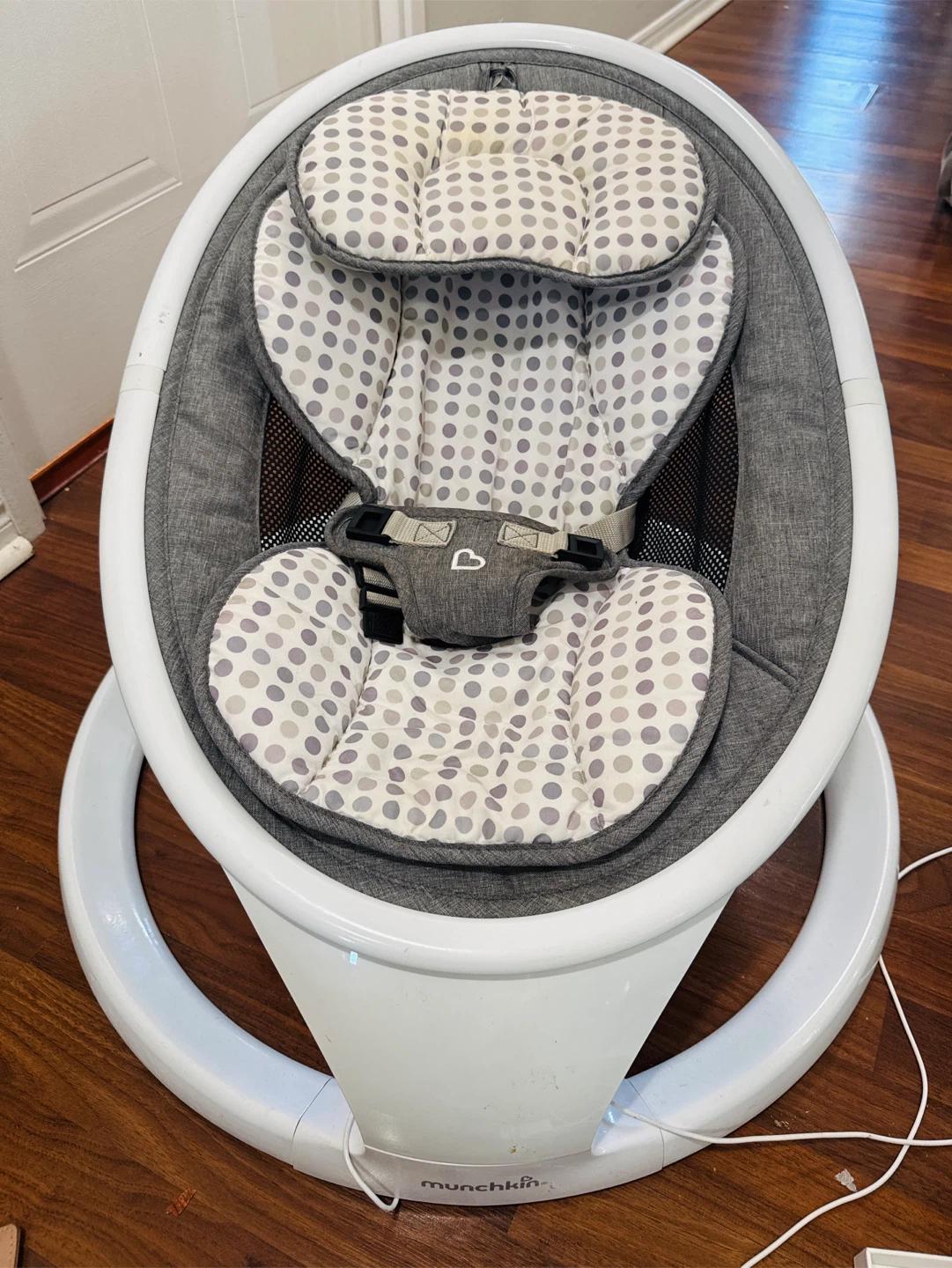 Munchkin Bluetooth Enabled Lightweight Baby Swing
