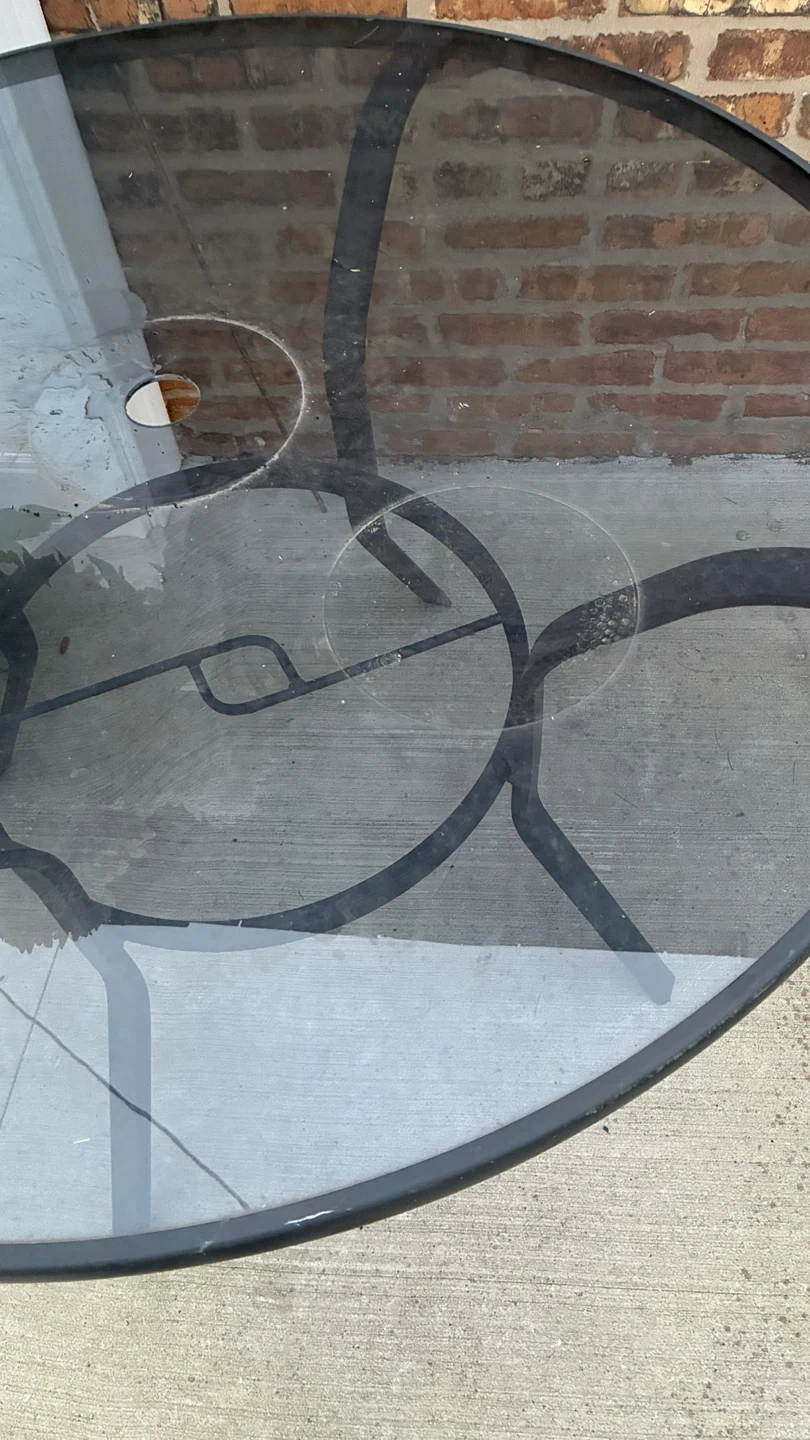 Round glass patio table - photo 4