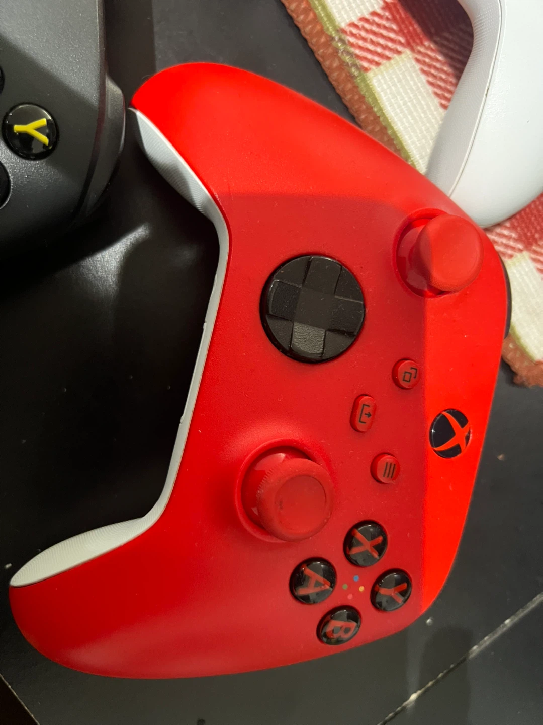 Three Xbox Wireless Controllers - photo 3