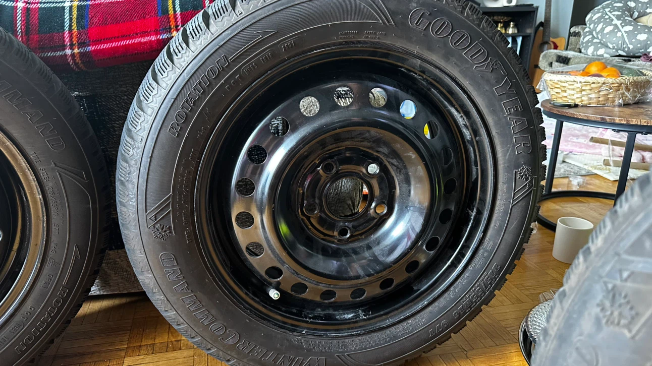 ❄️ Goodyear Winter Tires + Rims – Good Condition - photo 3
