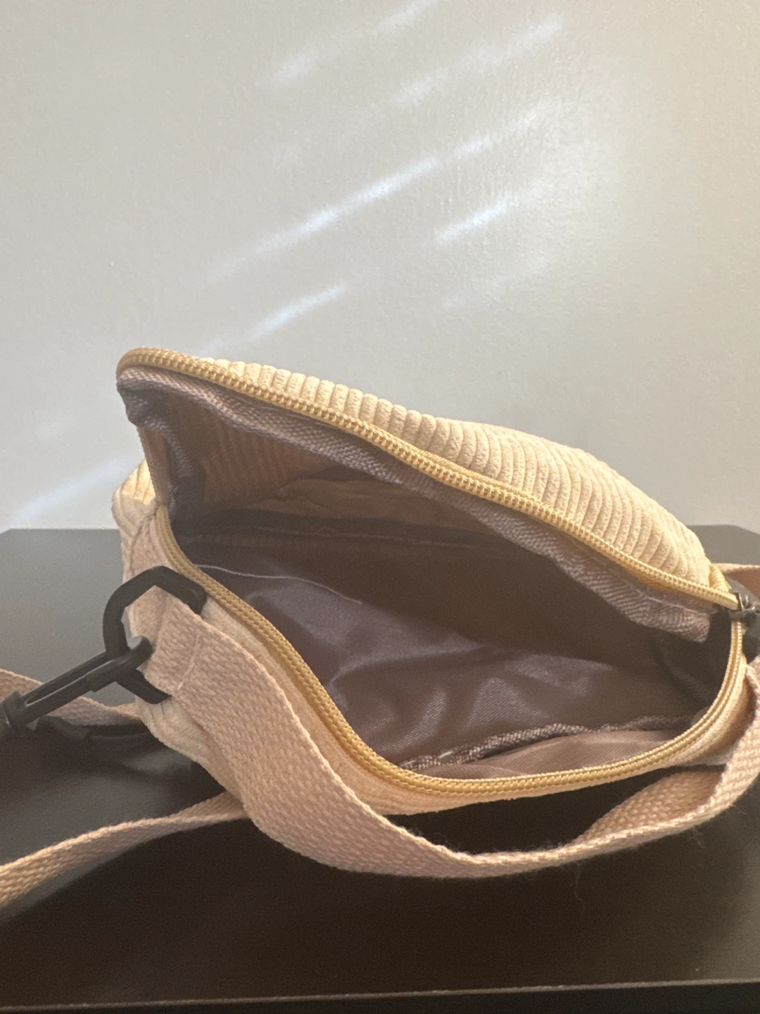 Small Beige Bear Crossbody Bag - photo 3
