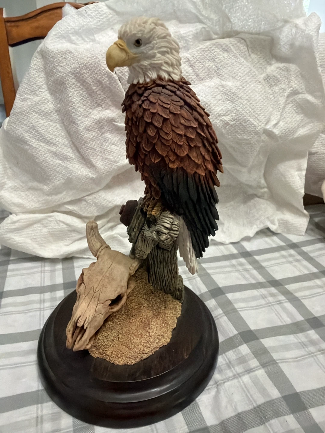 Country Artists CA813 Desolate Plains Eagle Sculpture - photo 4