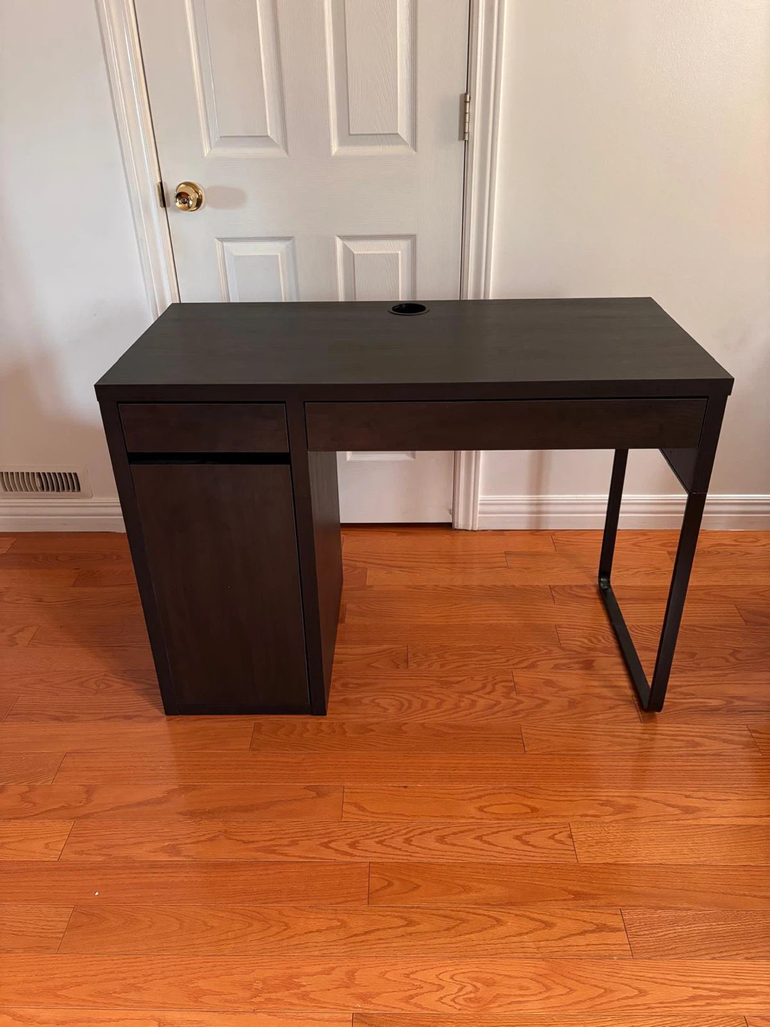IKEA Micke Desk - Black-Brown