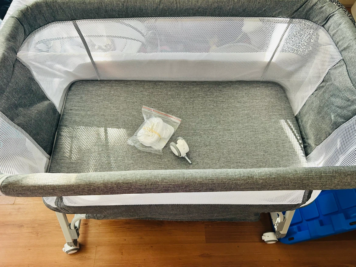 Baby Bedside Sleeper Bassinet - photo 3