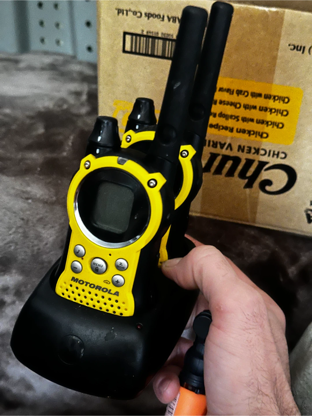 Motorola T9500 TWO WAY RADIO/ WALKIE TALKIE set