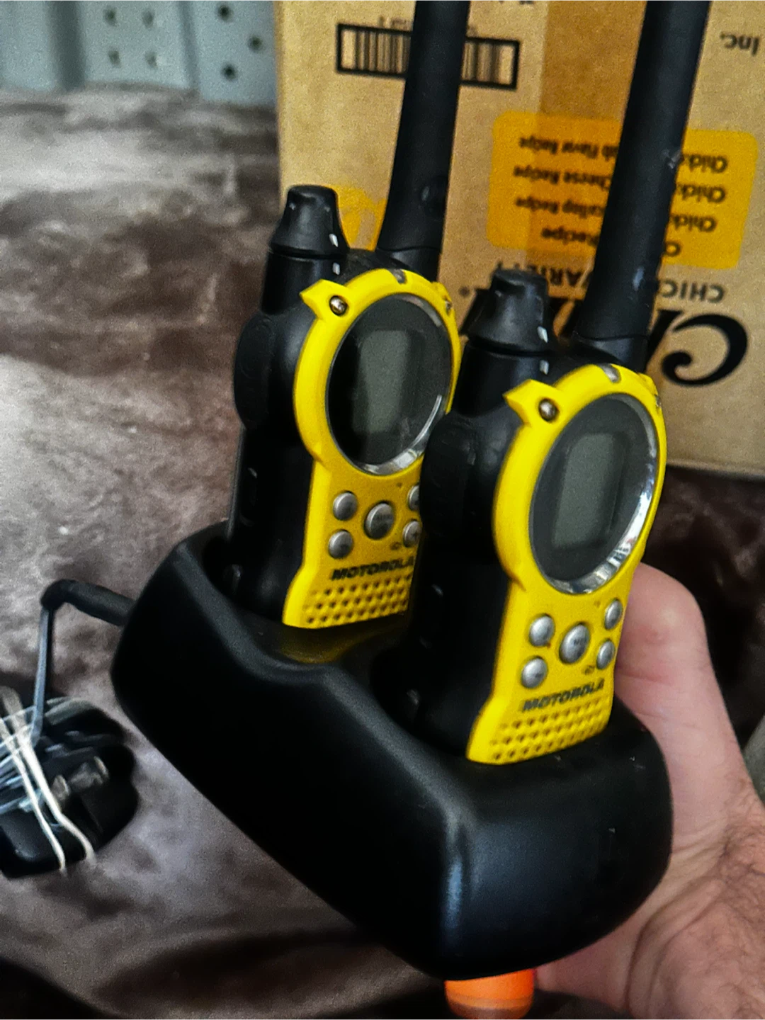 Motorola T9500 TWO WAY RADIO/ WALKIE TALKIE set - photo 2