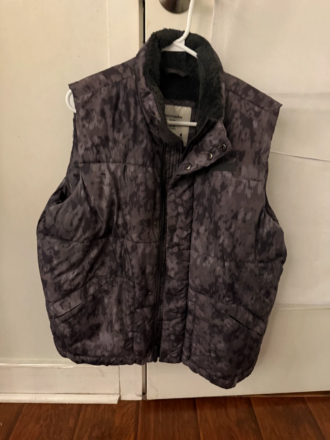 Abercrombie Kids Puffer Vest