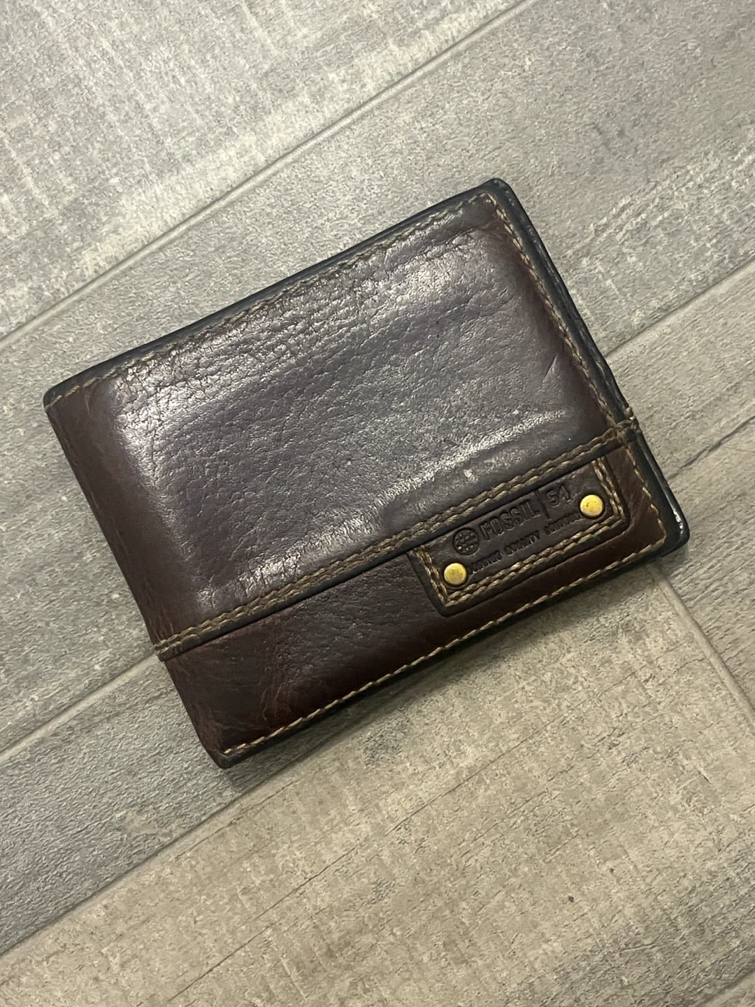 Fossil 54 Brown Leather Bifold Wallet