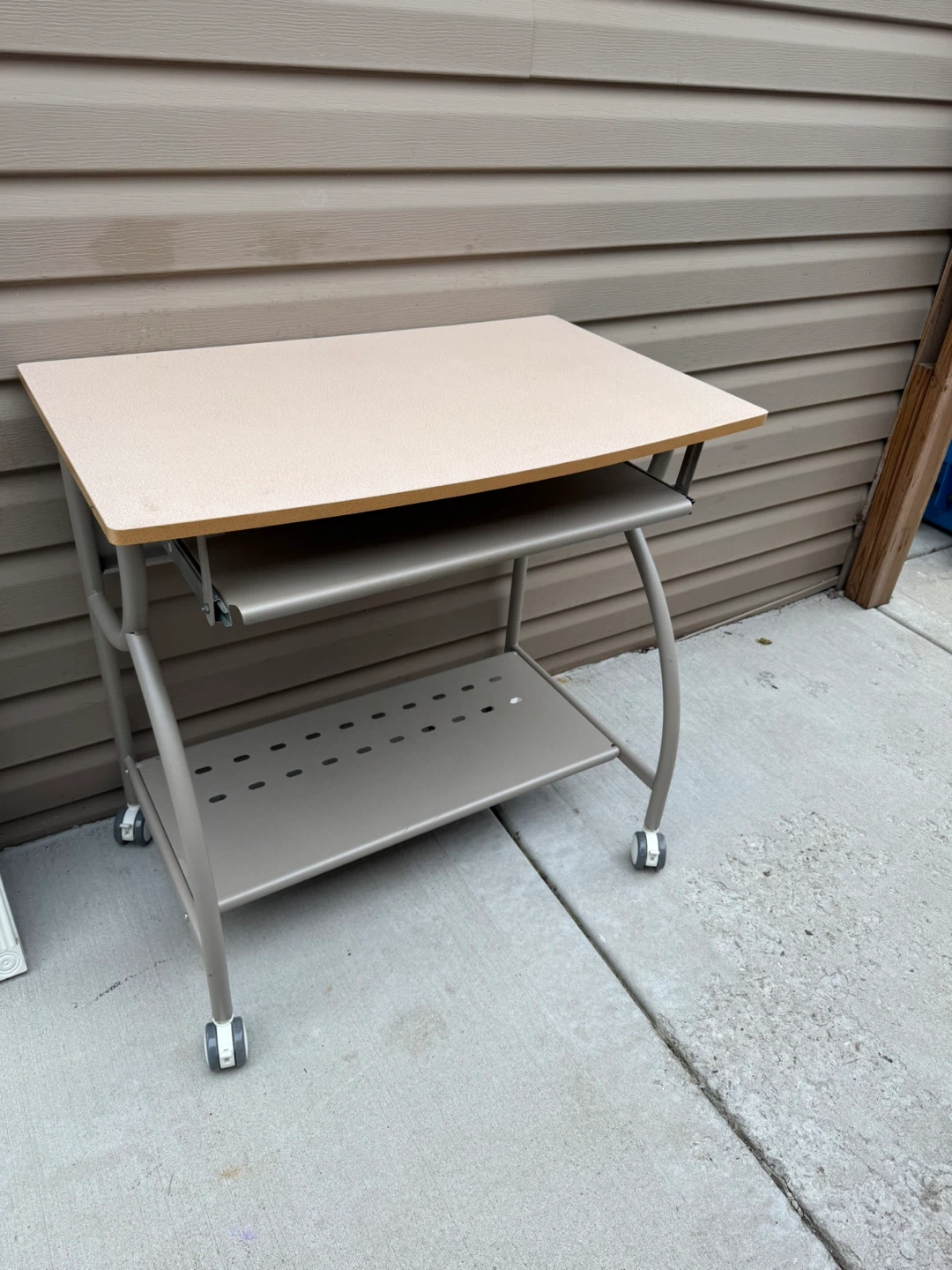 Rolling Computer Desk with Keyboard Tray