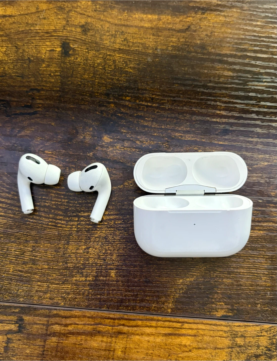 Apple AirPods Pro 1st Gen