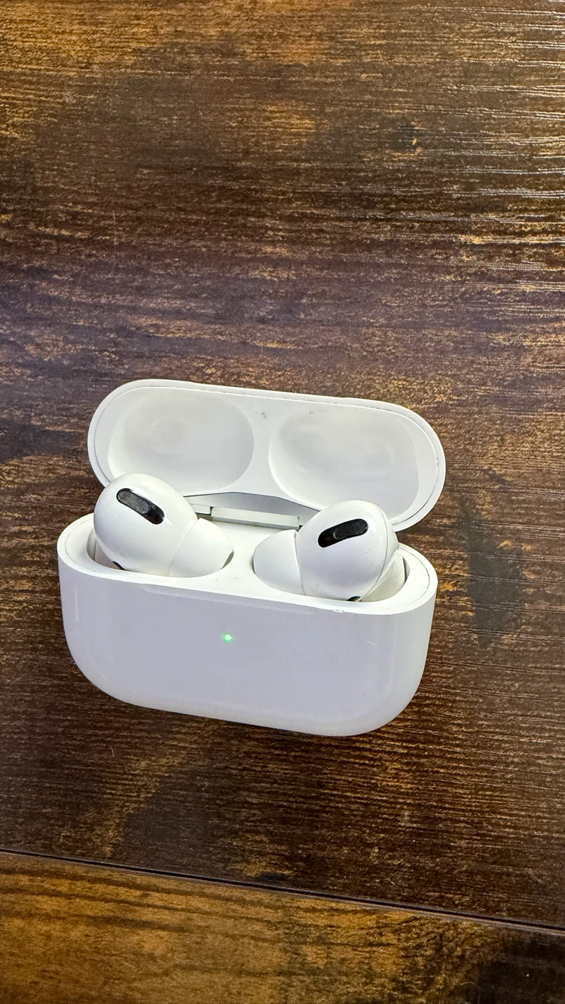 Apple AirPods Pro 1st Gen - photo 2