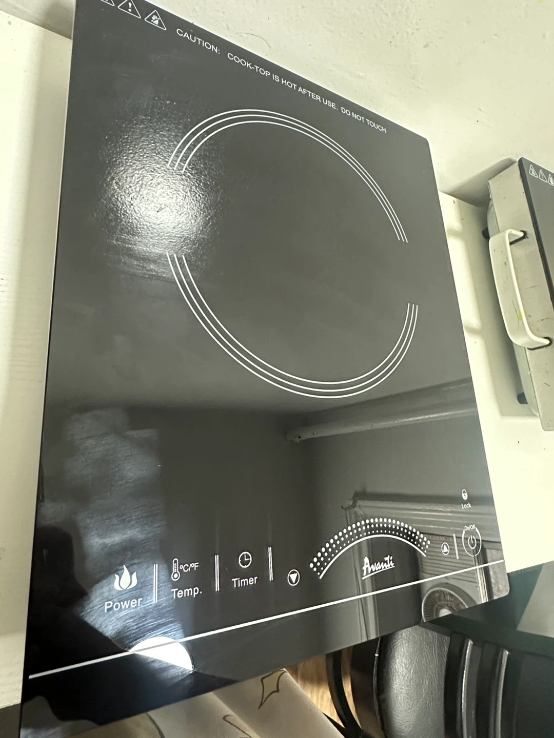 Avanti Portable Induction Cooktop - photo 4