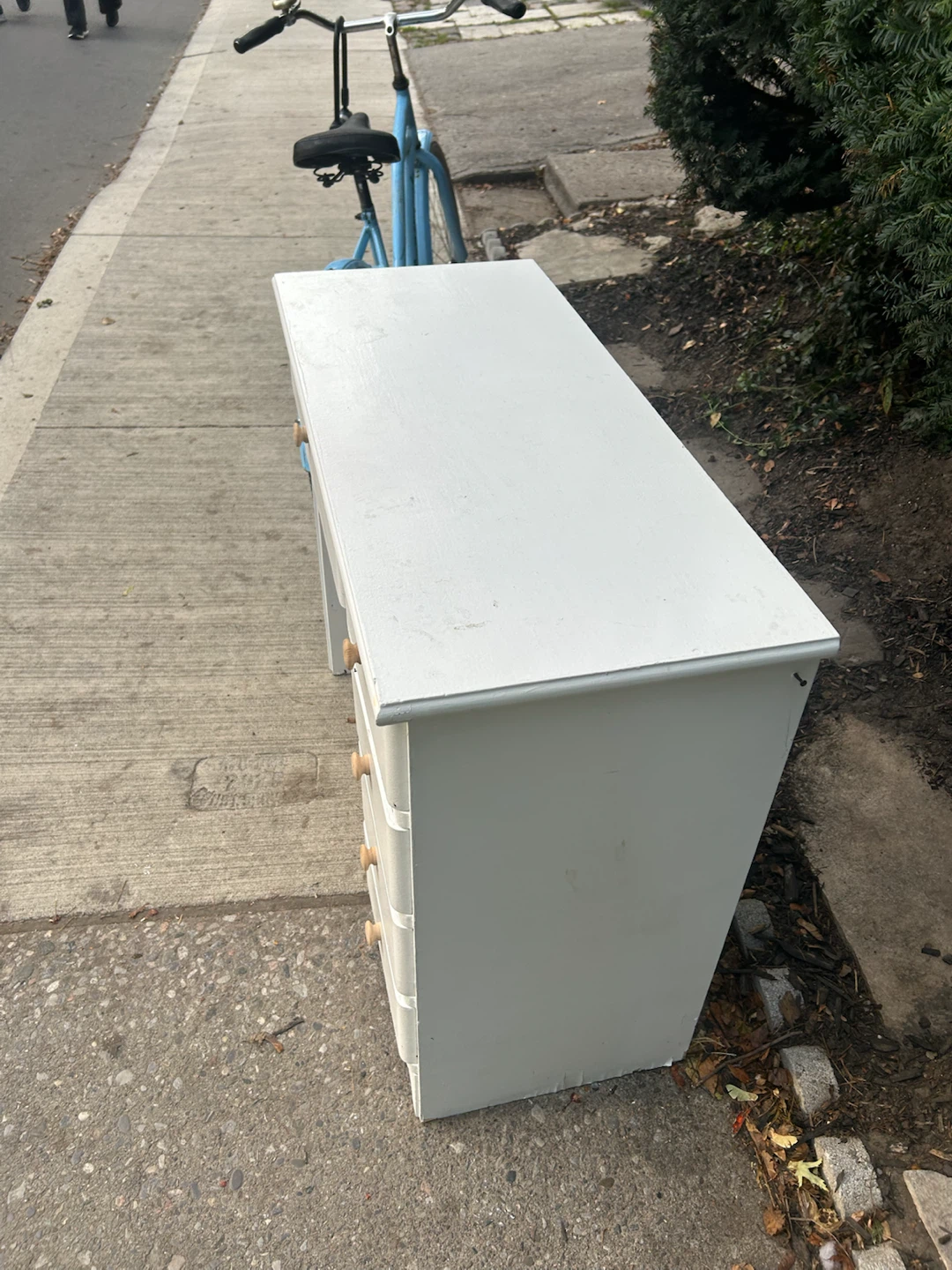White painted wooden desk with storage - photo 3
