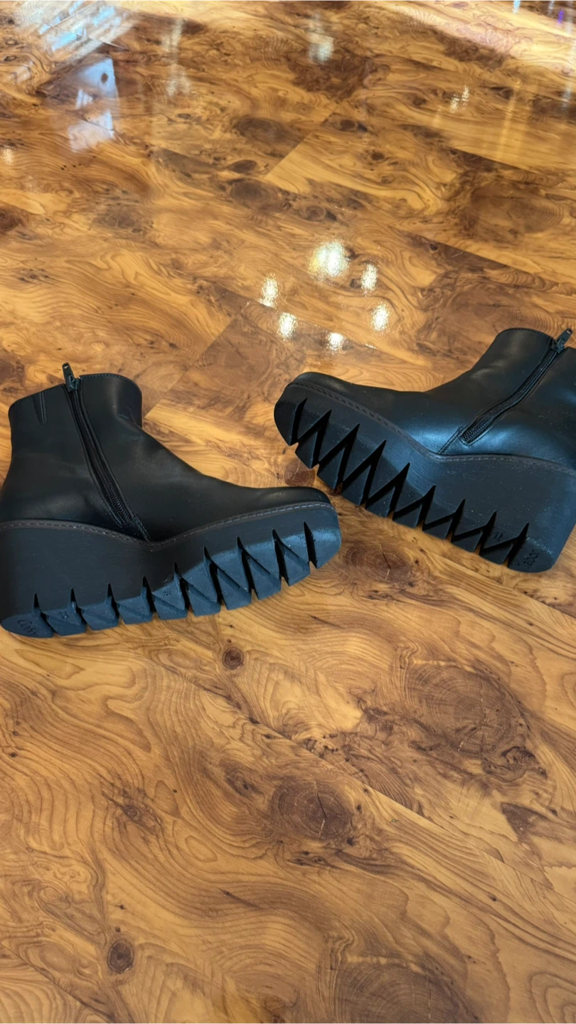 Gabor Black Leather Wedge Ankle Boots - photo 5
