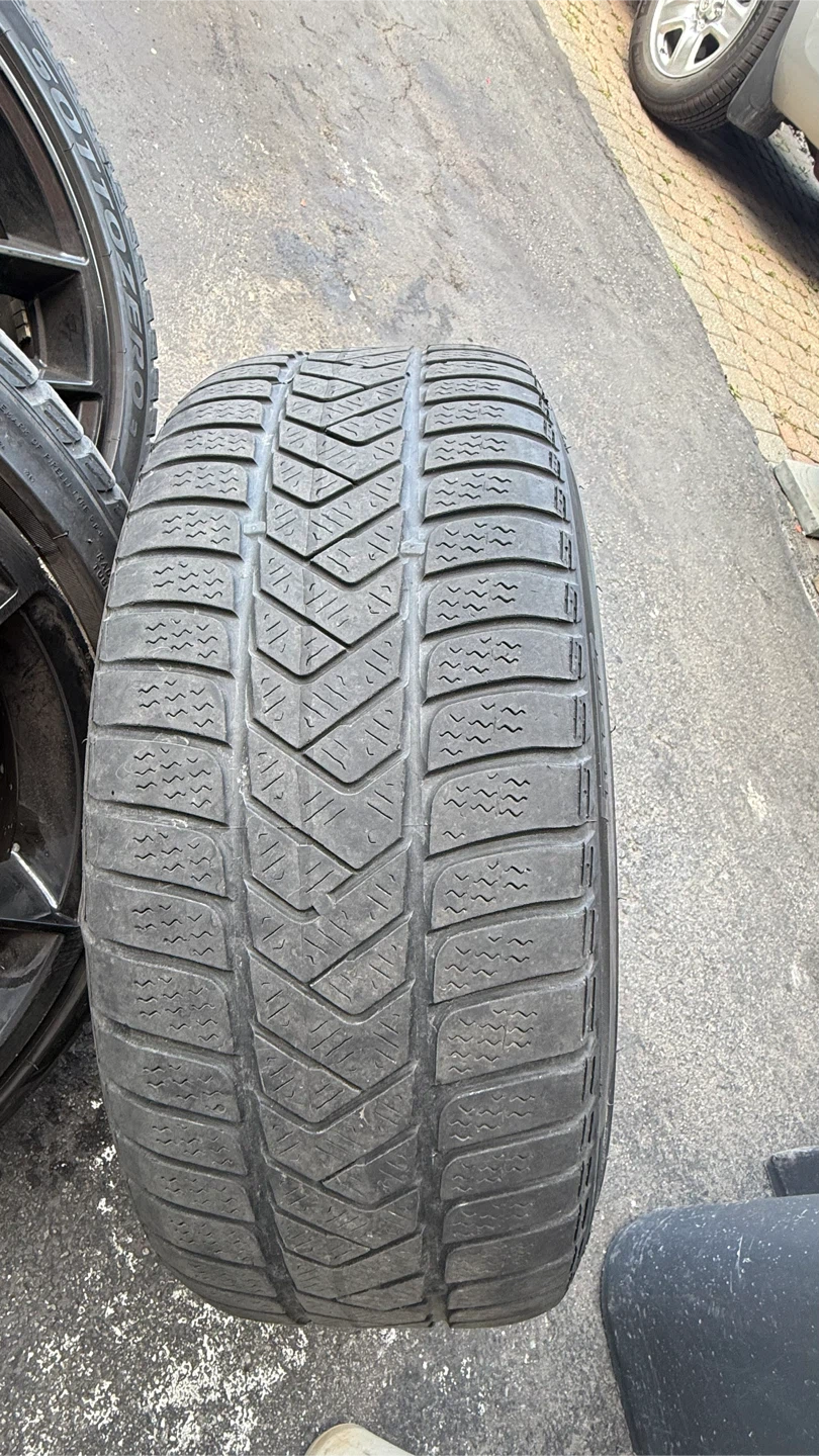 Mercedes Benz 19-inch Alloy Wheels with Pirelli Tires - photo 5