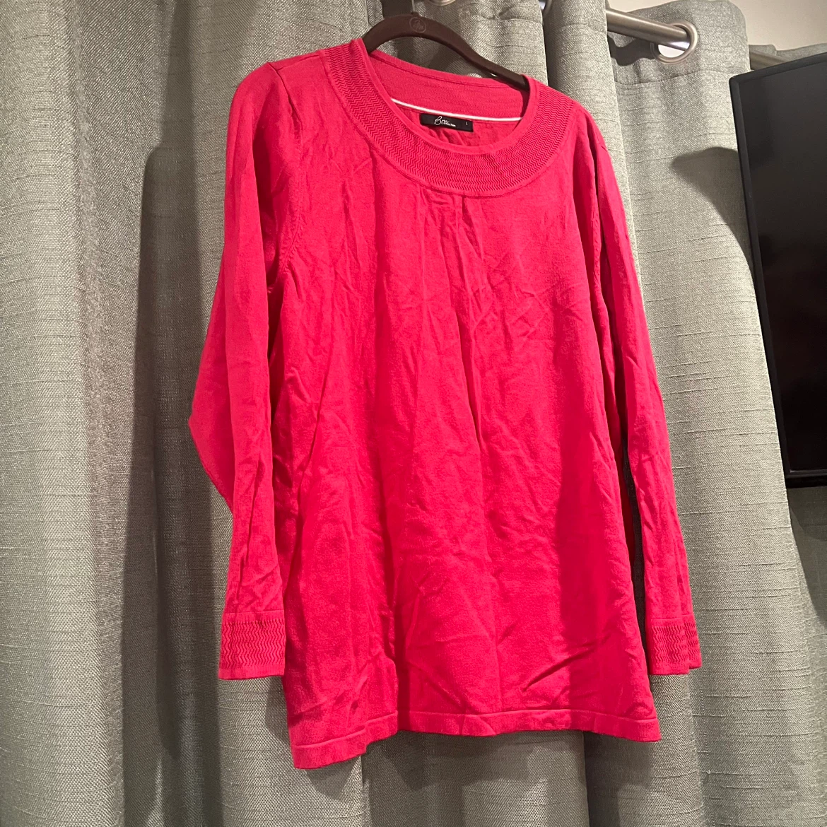BM Collection Pink Long Sleeve Sweater
