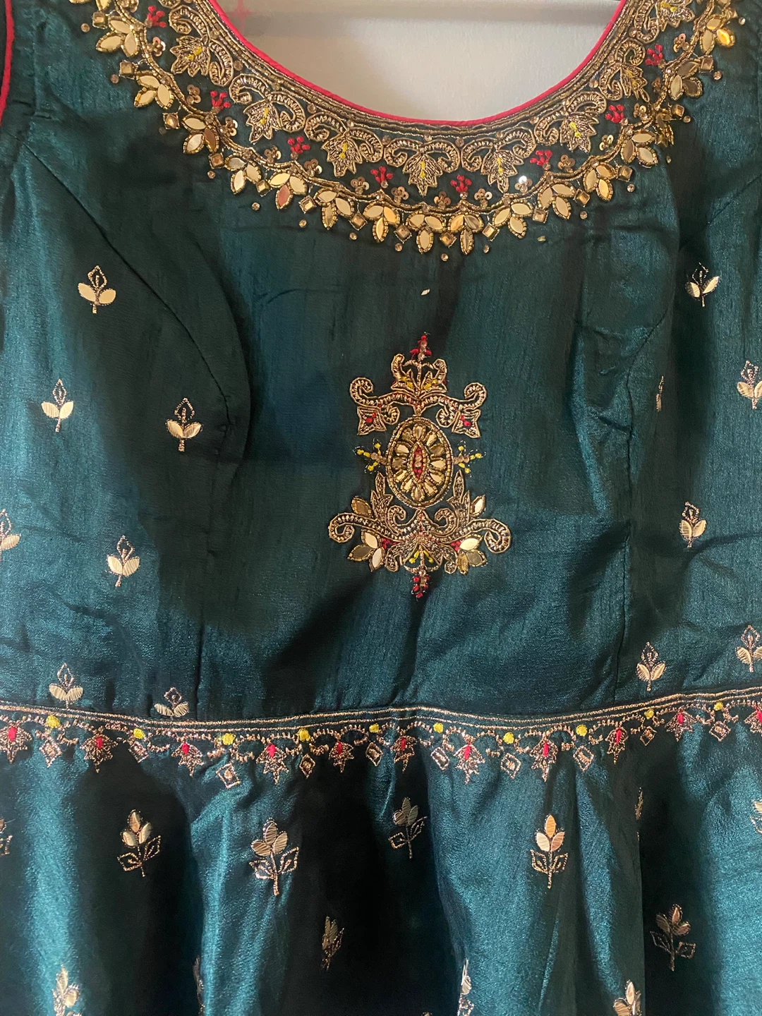 Traditional Indian Lehenga Choli Set - photo 2