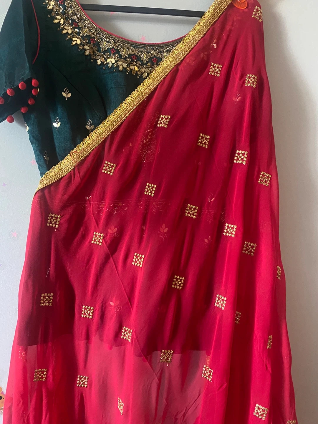 Traditional Indian Lehenga Choli Set - photo 3