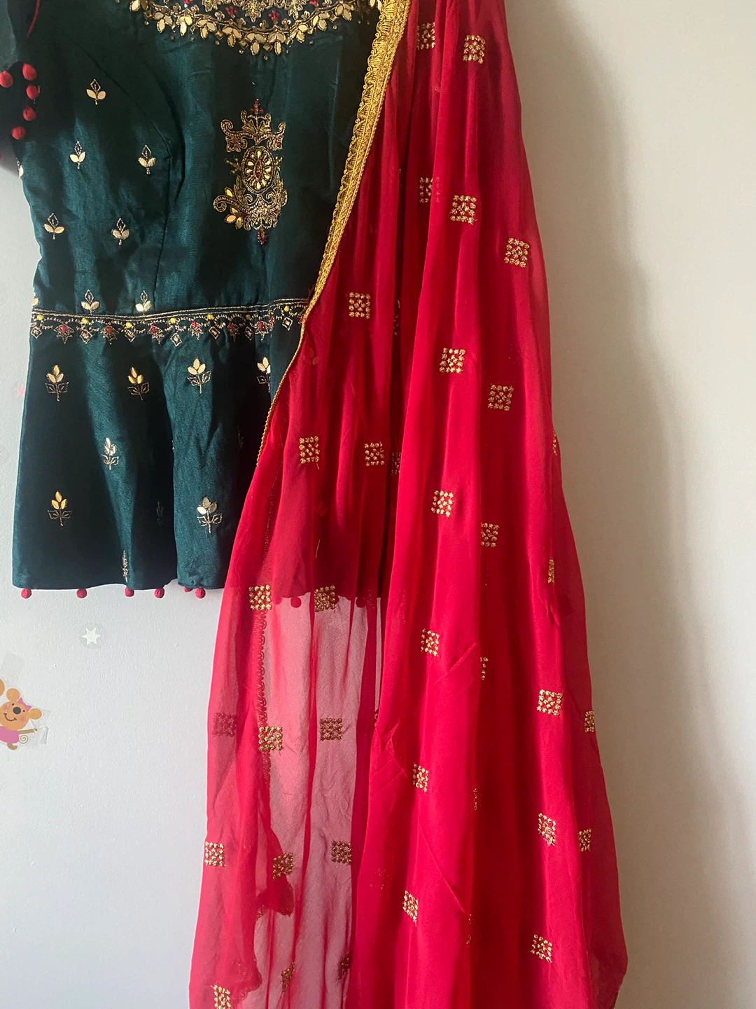 Traditional Indian Lehenga Choli Set - photo 4