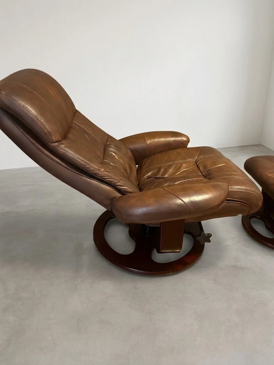 Vintage Genuine Leather Swivel Reclining lounger & Ottoman - photo 2
